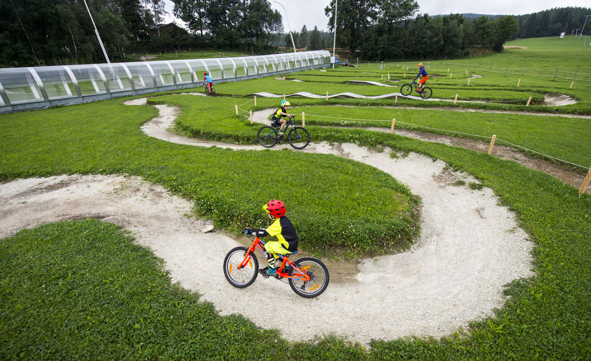 Kinderbiken im Bikepark Wexl in der Ferienregion Wiener Alpen